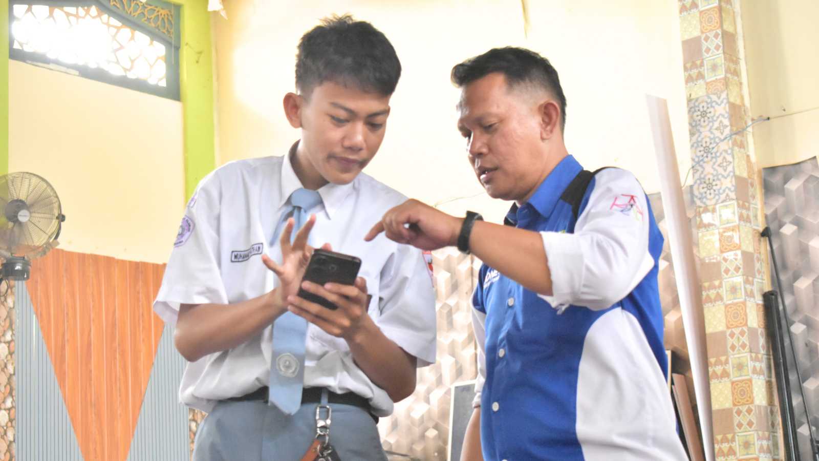 Pelatihan Digital Copywriting AI Batch 1 sukses digelar di SMK TI Dwiguna